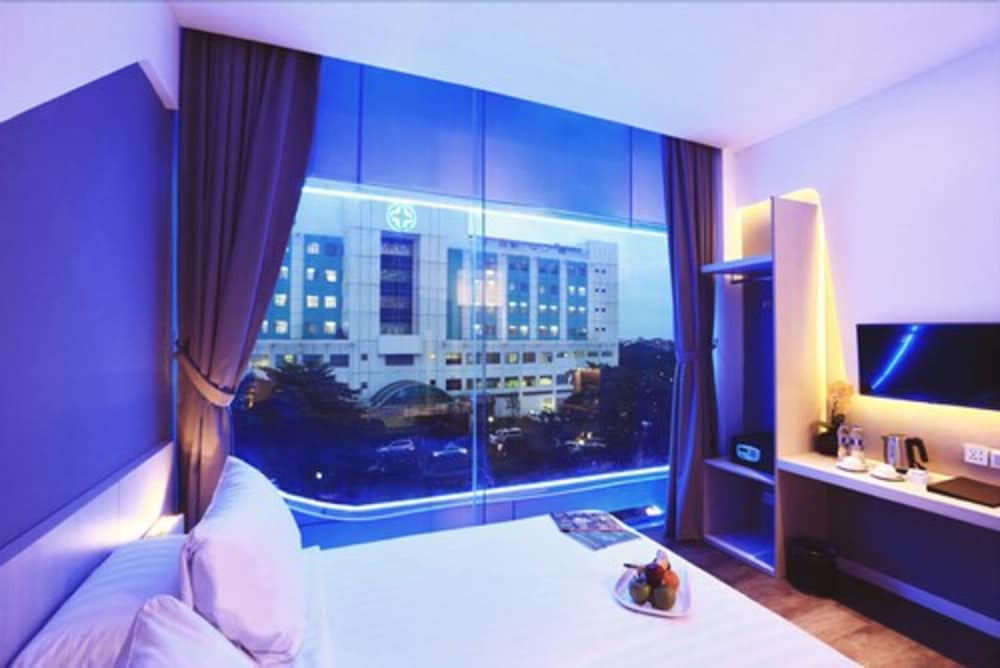 Ozone Hotel Pantai Indah Kapuk 19/25