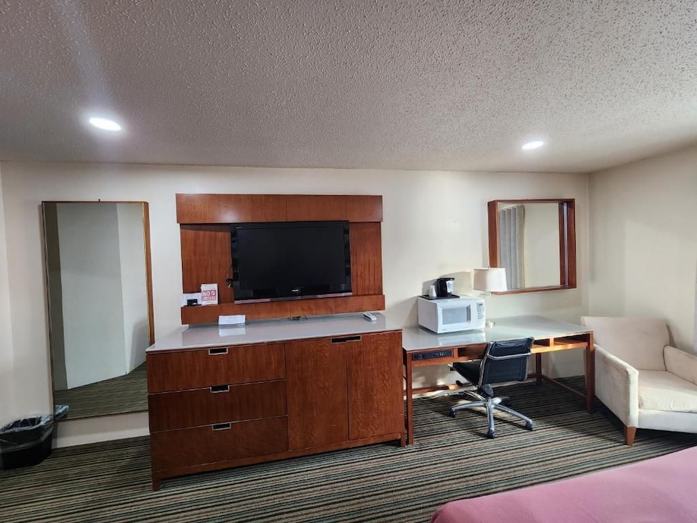Windsor Place Inn 57/65
