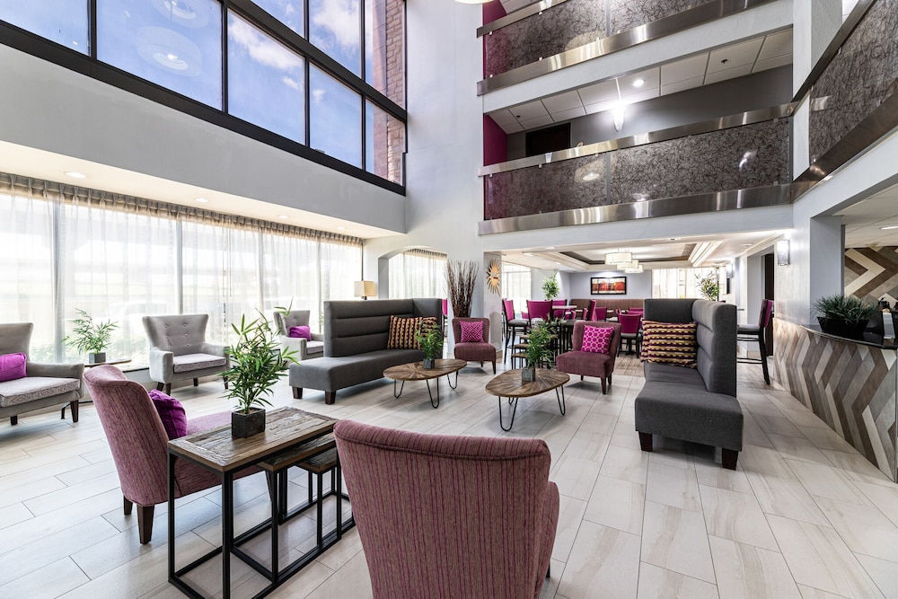 La Quinta Inn & Suites by Wyndham Dallas I-35 Walnut Hill Ln 38/46