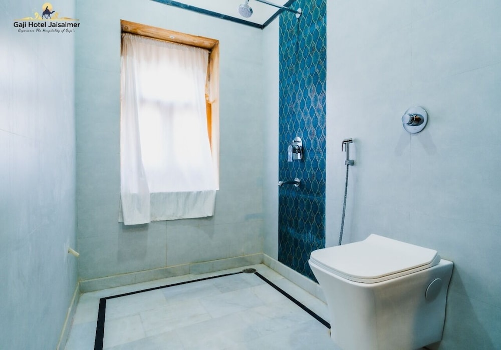 Gaji Hotel 26/64