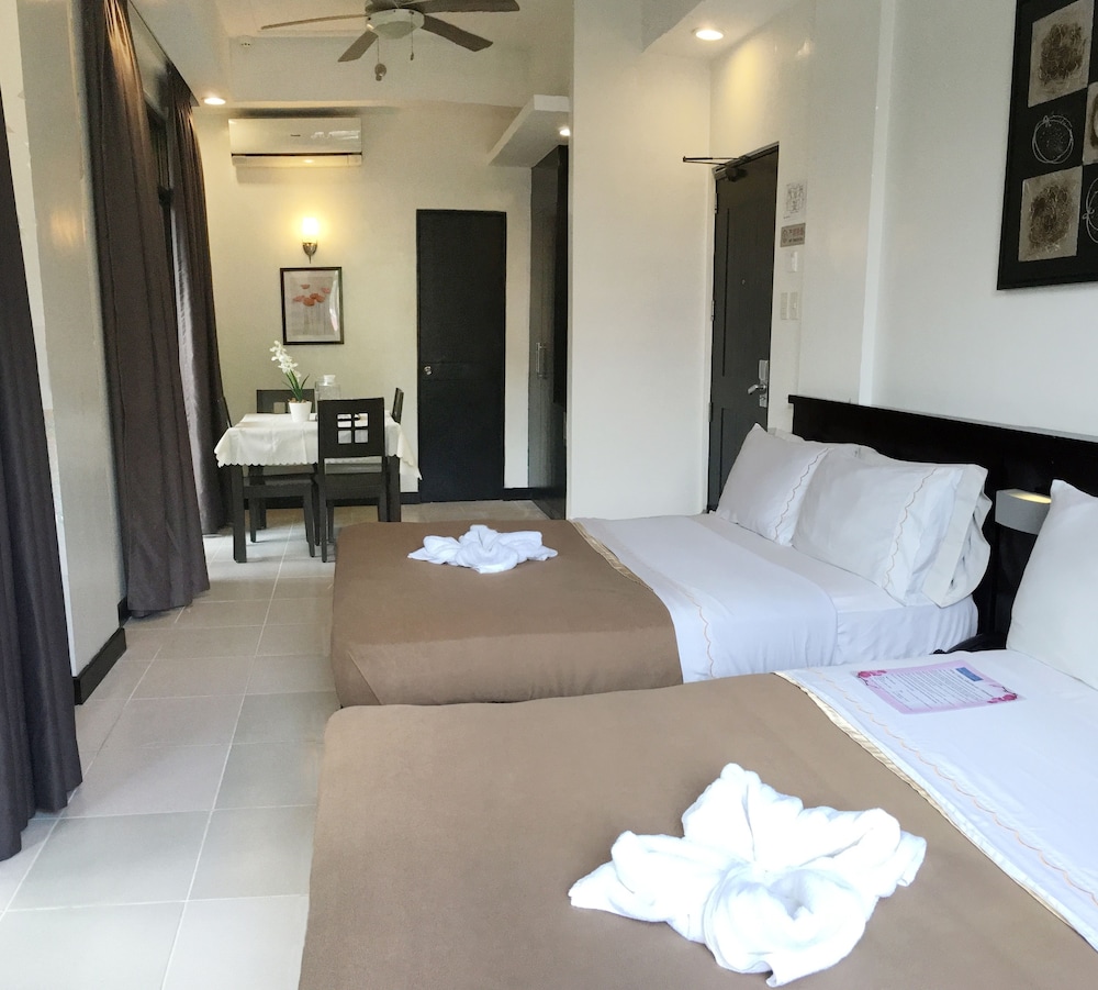 One Crescent Place Hotel 33/64