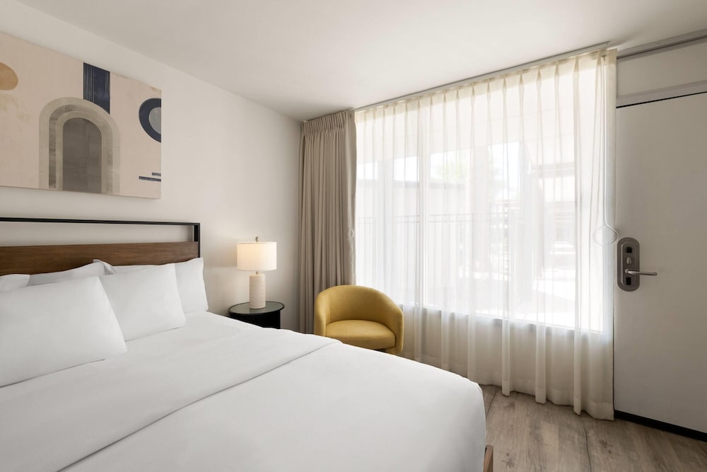 Papago Hotel by Reside, Trademark Collection by Wyndham 34/68