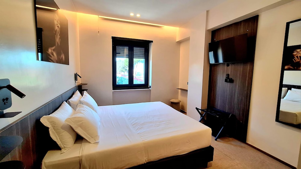 Best Western Hotel Revolution photo5