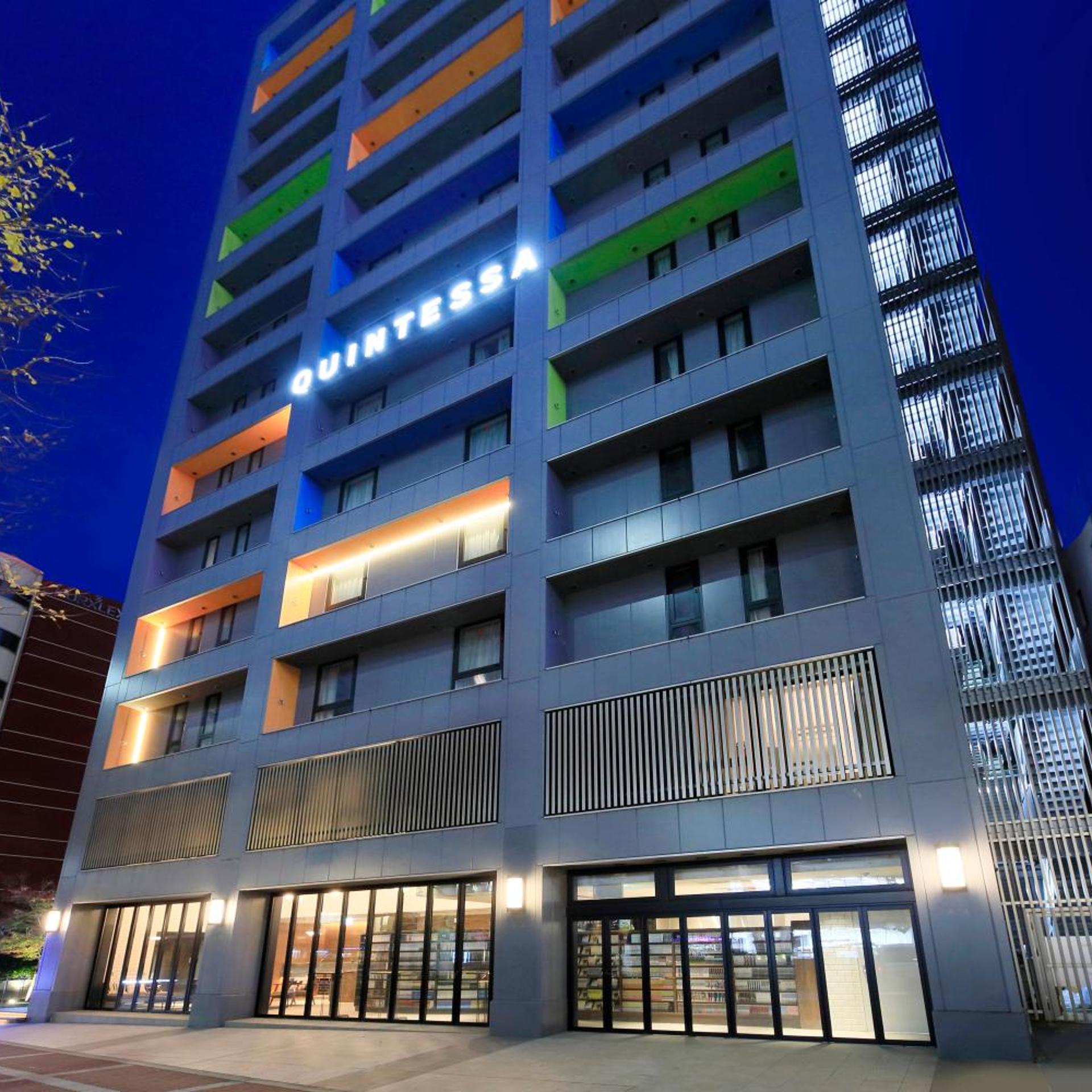 Quintessa Hotel Osaka Umeda Comic&Books 1/37