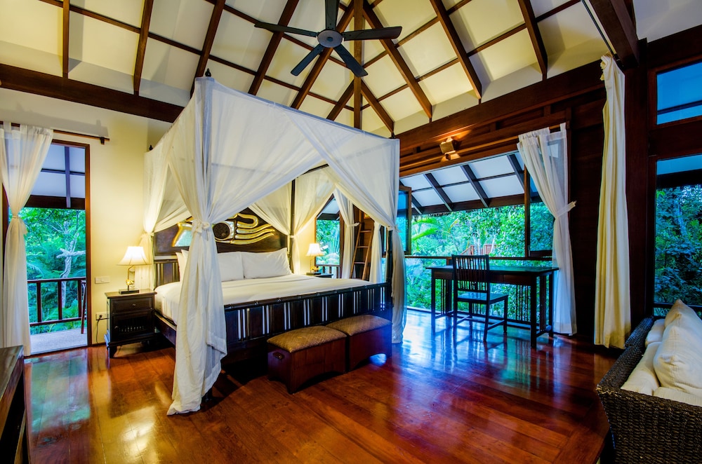 Koh Jum Beach Villas 48/76