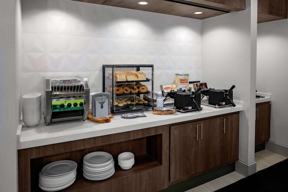 Hilton Garden Inn Atlanta Perimeter Center 43/64