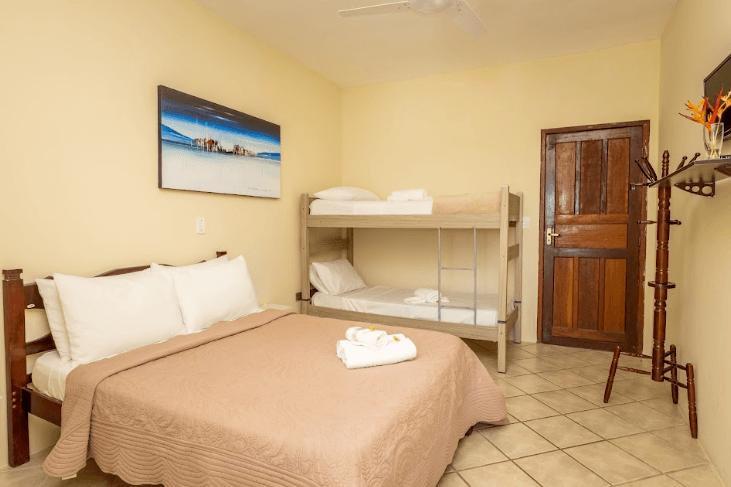 Room, Quadruple