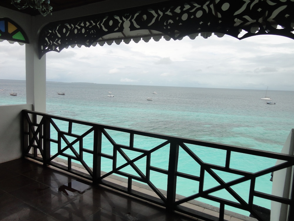 Langi Langi Beach Bungalows 45/47