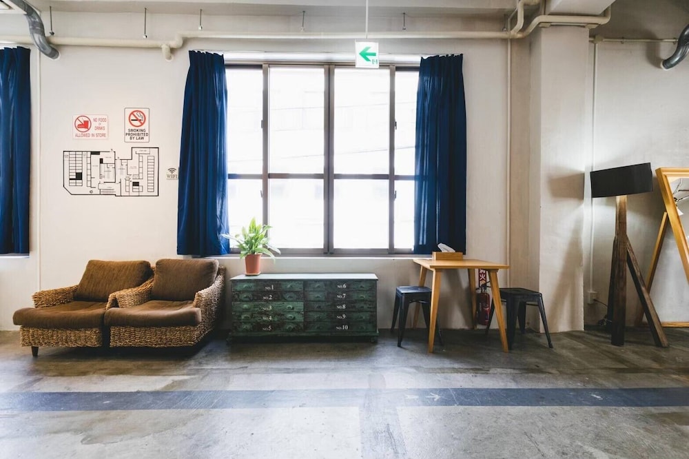 The Kitchen Hostel Ao 51/74
