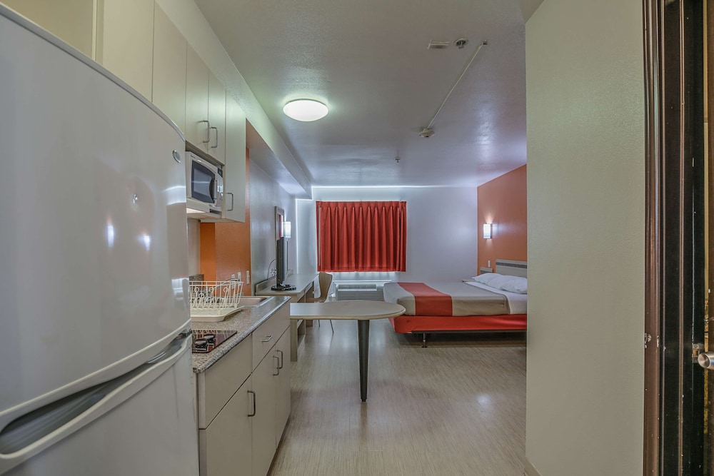 Motel6 Pasadena, TX 29/45