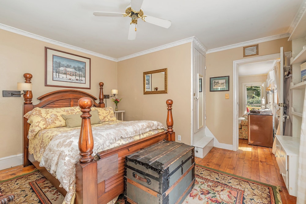 Fallen Tree Farm Bed & Breakfast 5/50