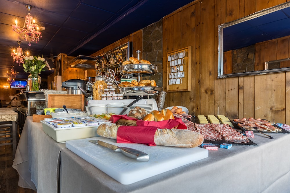 restaurant cafeteria