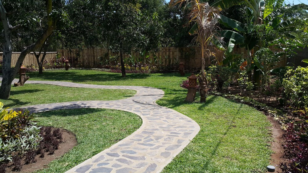 Mango Tree Inn 34/47