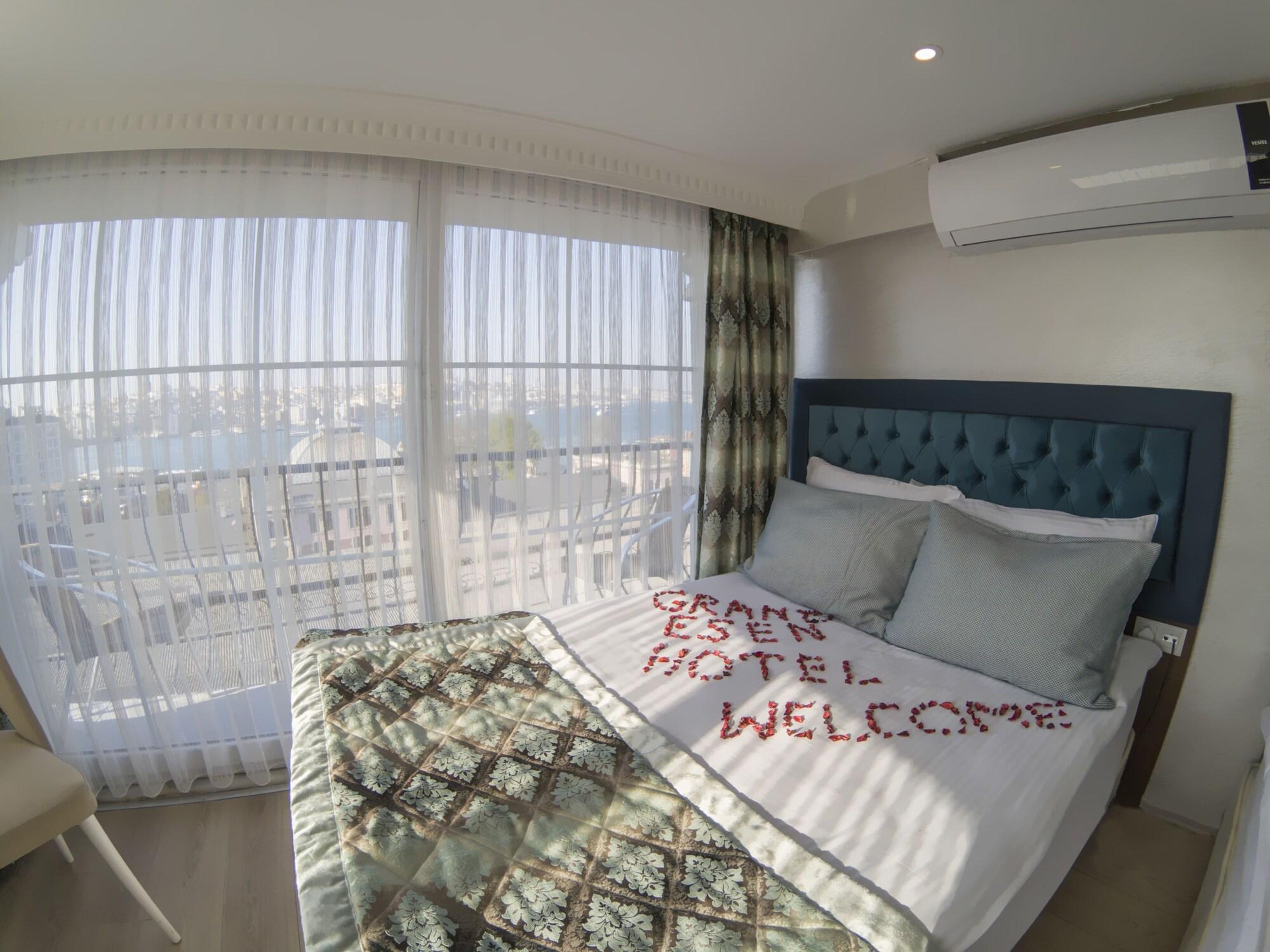 Multiple Bedrooms, Deluxe, Double or Twin Bed, Sea View, Jetted Tub