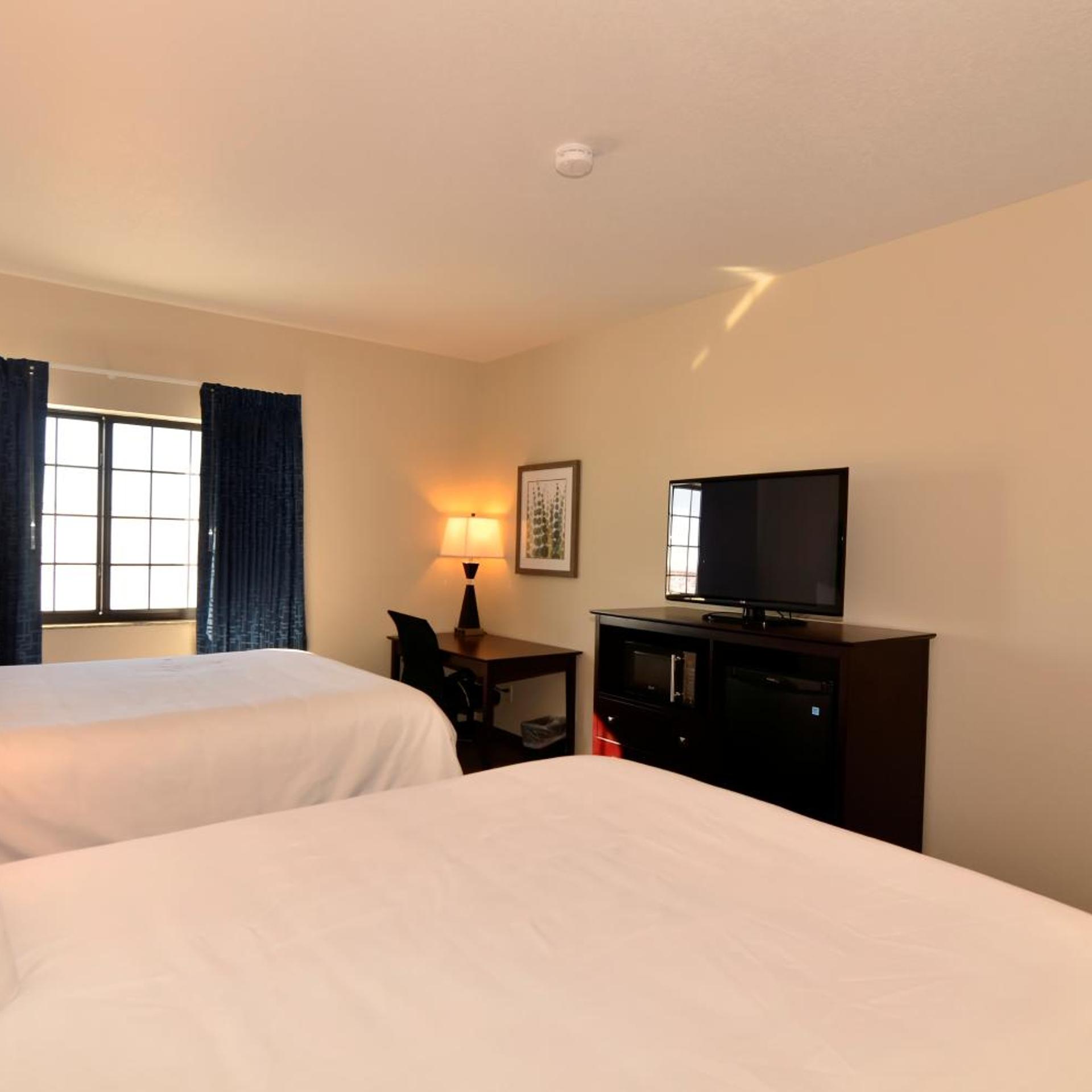 Studio, Queen Bed
