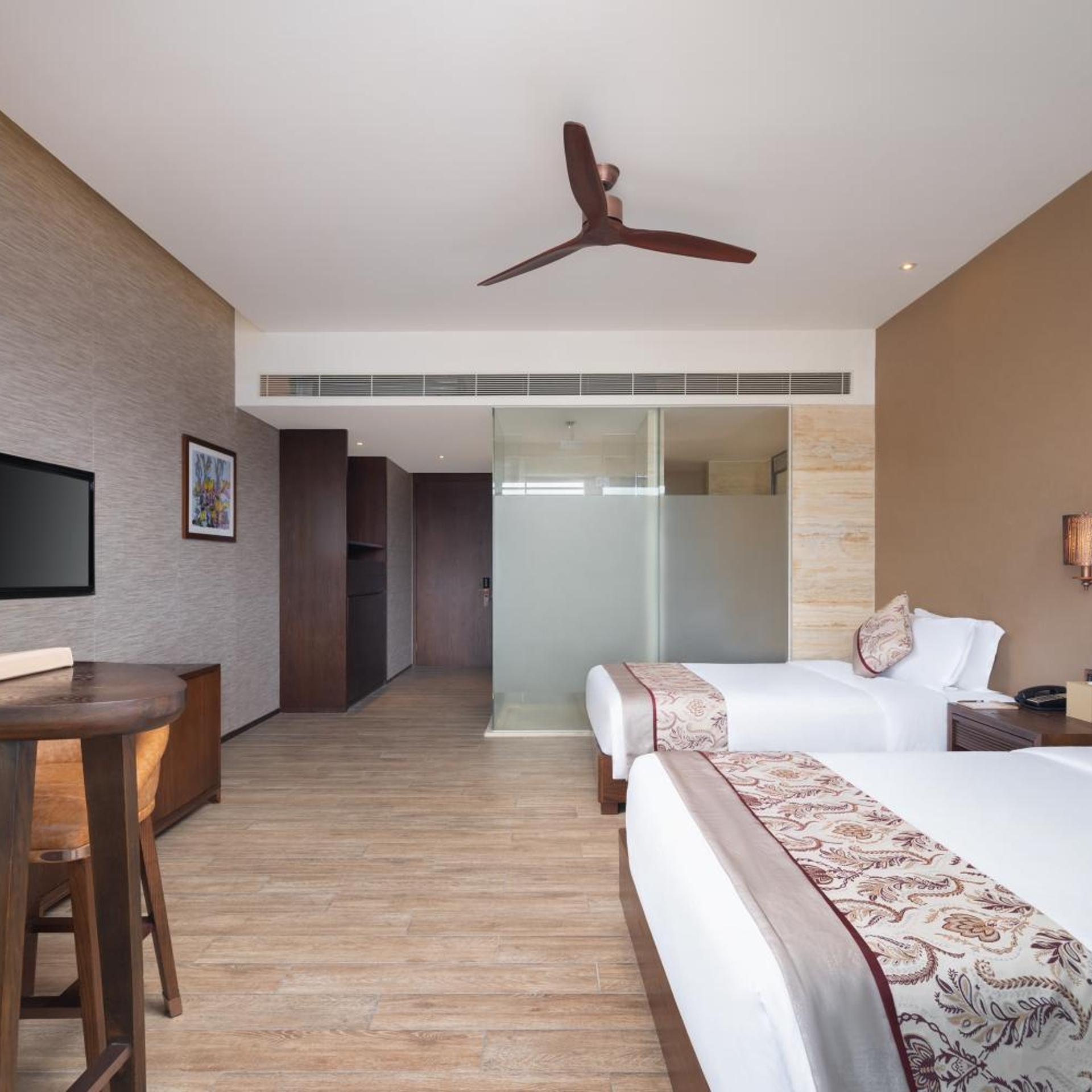 Mangrove Tree Resort World - Queen Palm 11/26