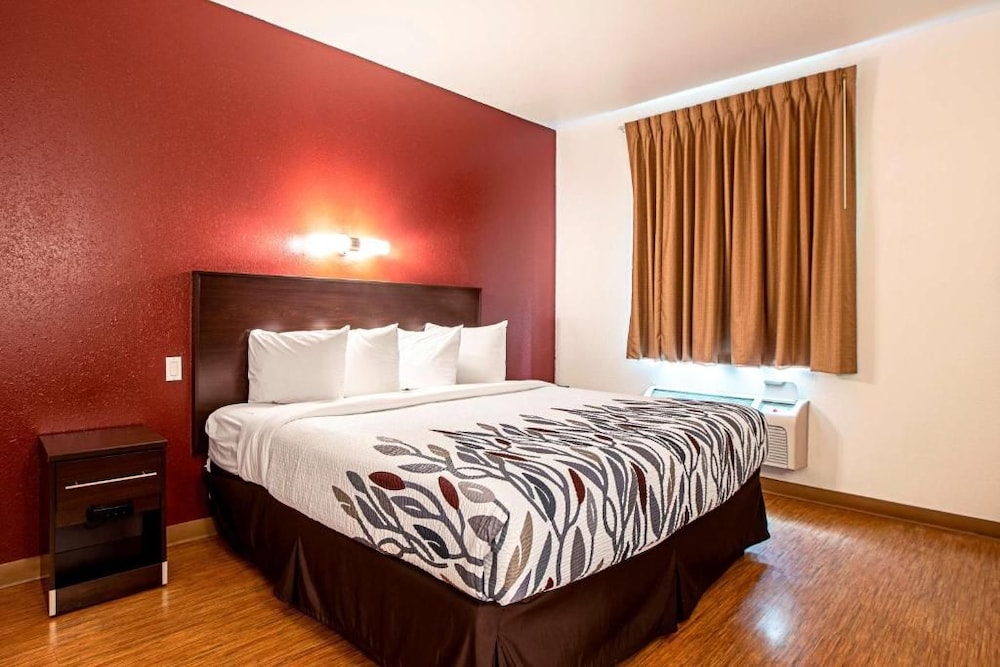 Seasons Inn Traverse City 16/45