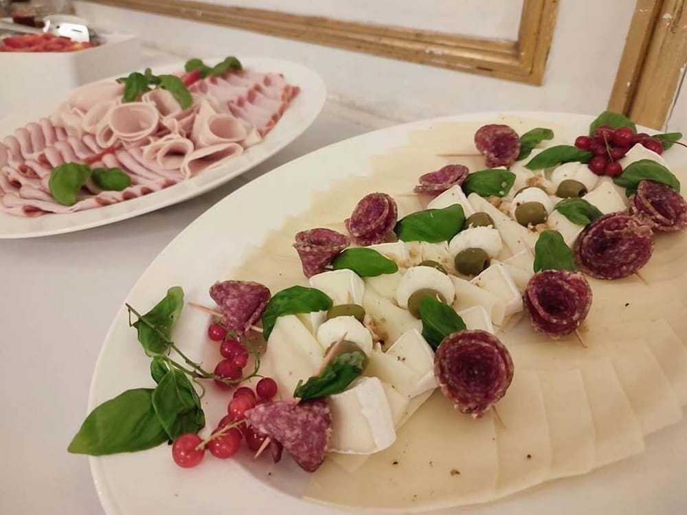 Pannonia Hotel 24/50
