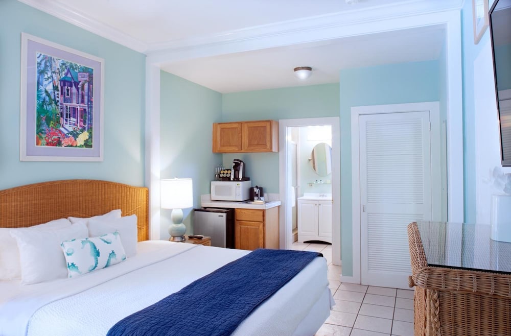 JUNIOR SUITE, KING BED