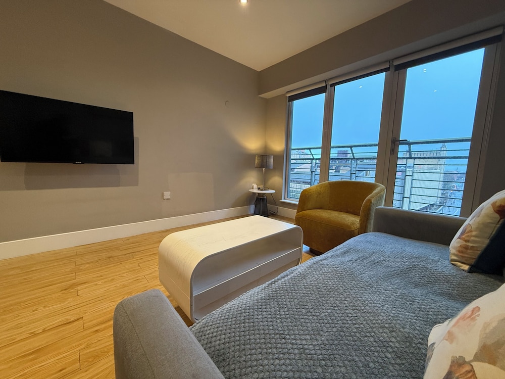 The Cardiff Apartment 5/21