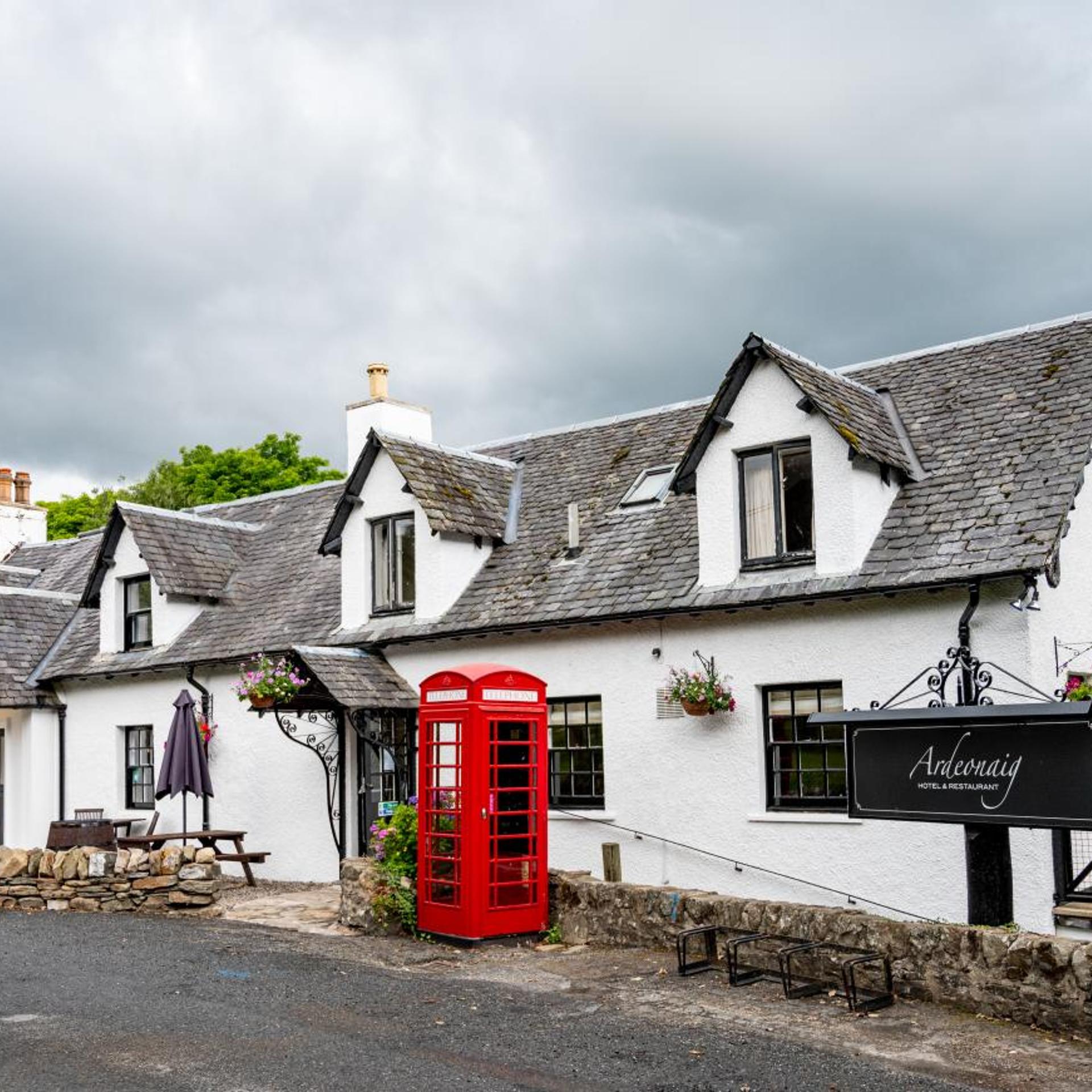 Ardeonaig Hotel 5/50