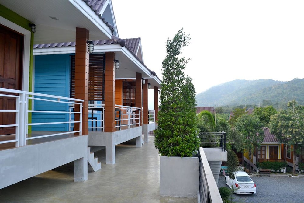 Toffee House Resort 43/47