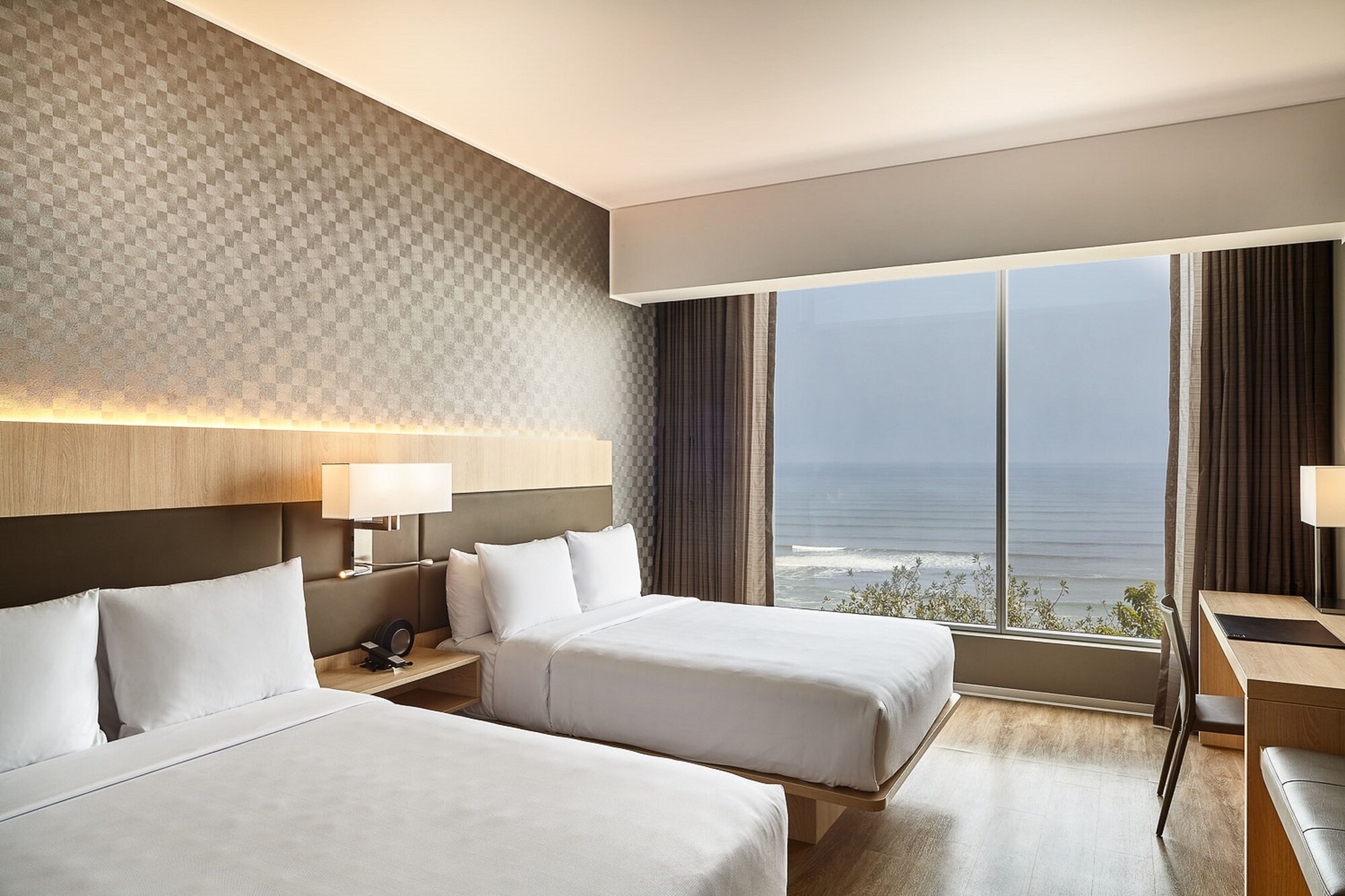 Deluxe, 2 Double Beds, Ocean Front