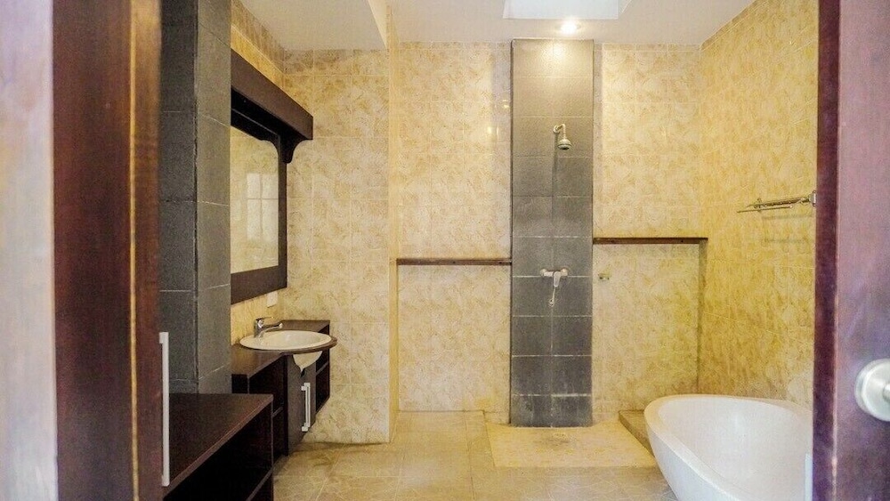The Janan Villa 61/65