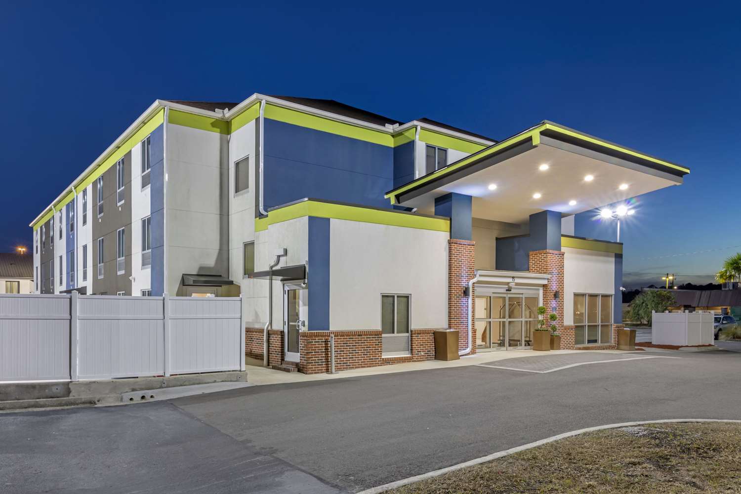 Comfort Inn & Suites Brunswick I-95 17/19