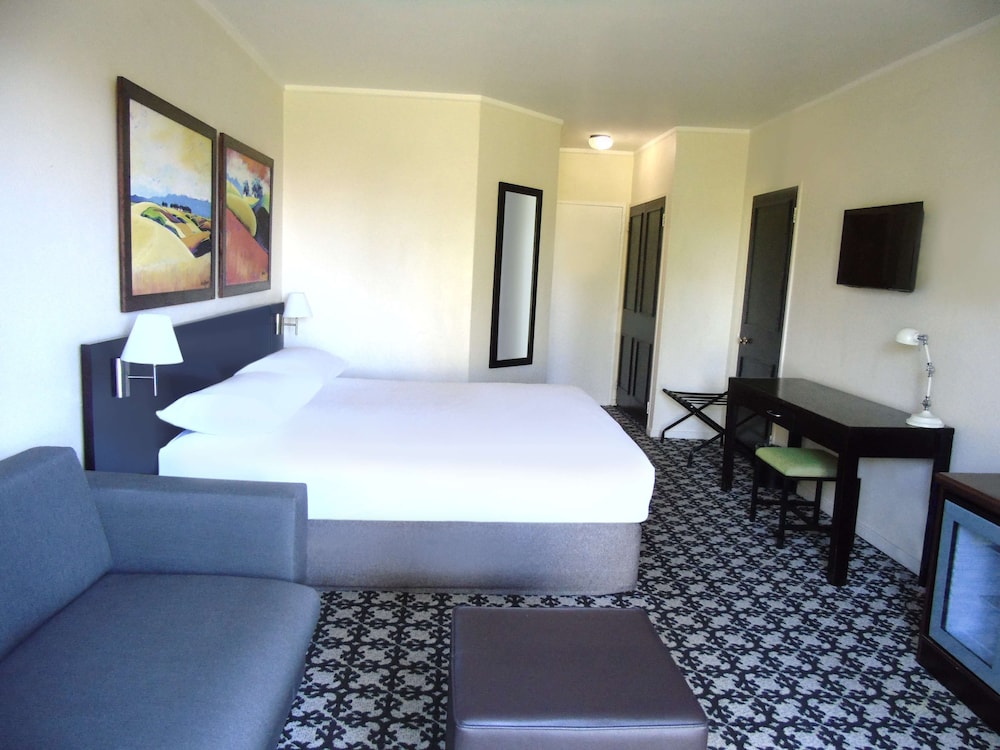 غرفة قياسية بسريرين منفصلين، Caledon Hotel Spa And Casino 5/5