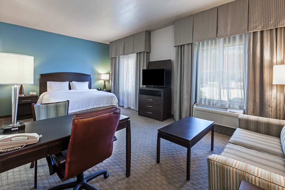 Hampton Inn and Suites Lake Jackson-Clute 32/41
