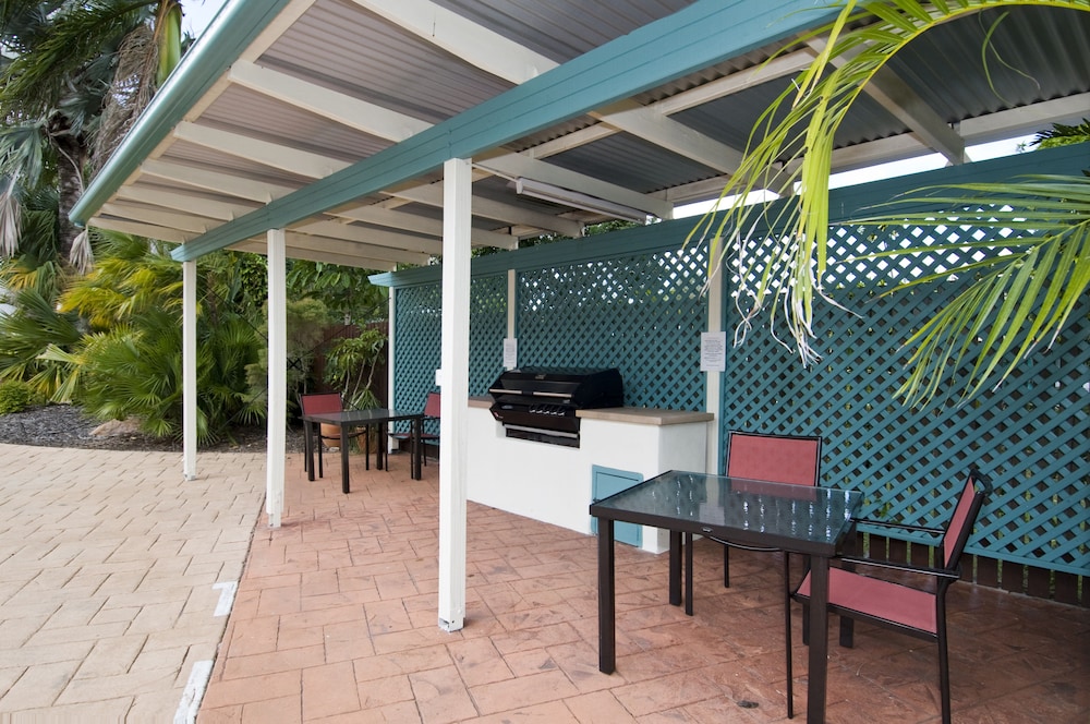 SHELLY BAY RESORT 10/50