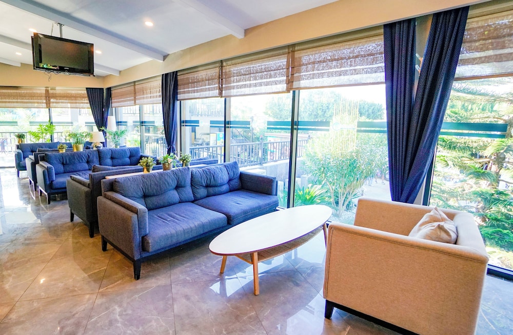 Istanbul Beach Hotel 30/50