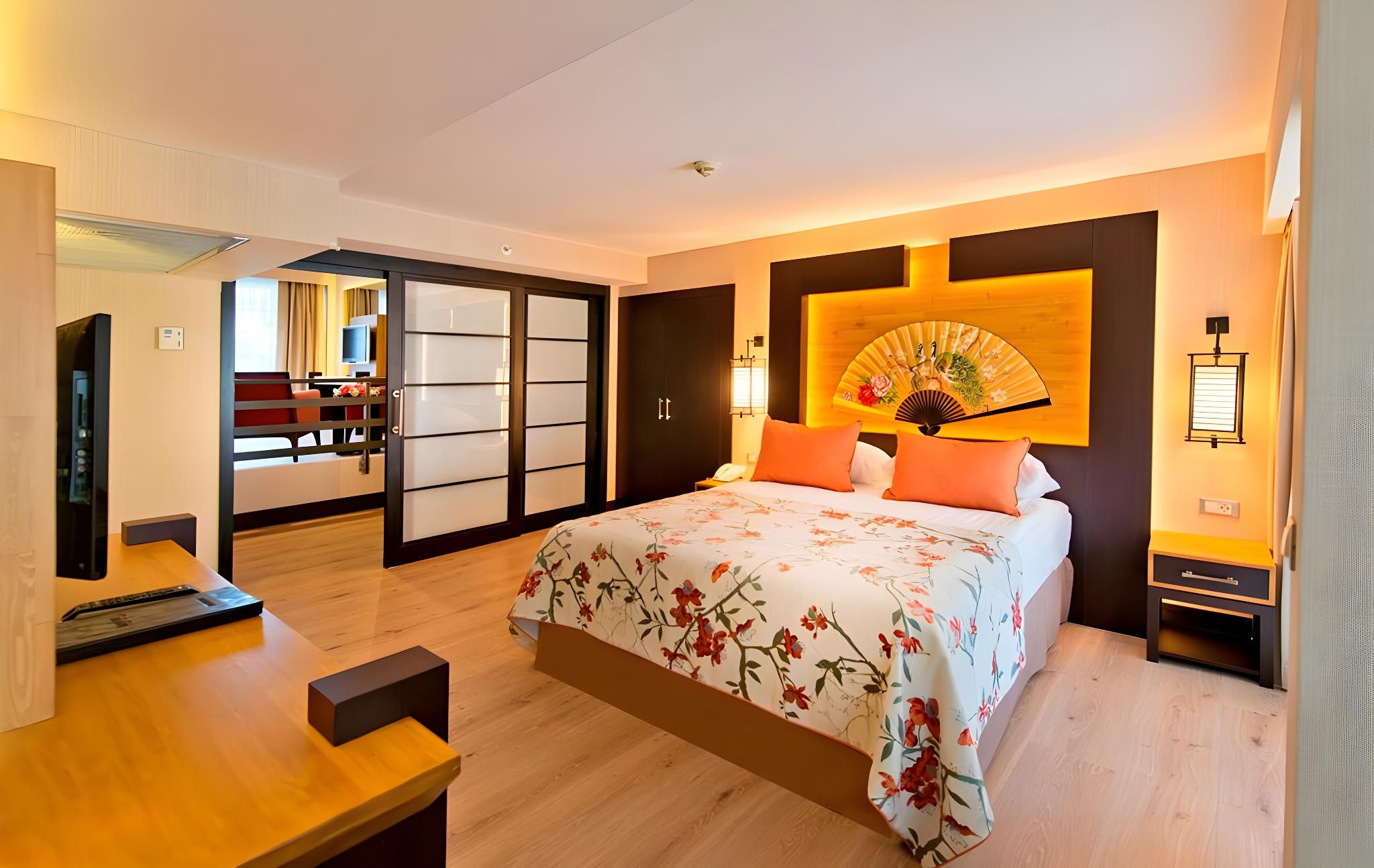 جناح عائلي، Limak Lara De Luxe Hotel and Resort 2/2
