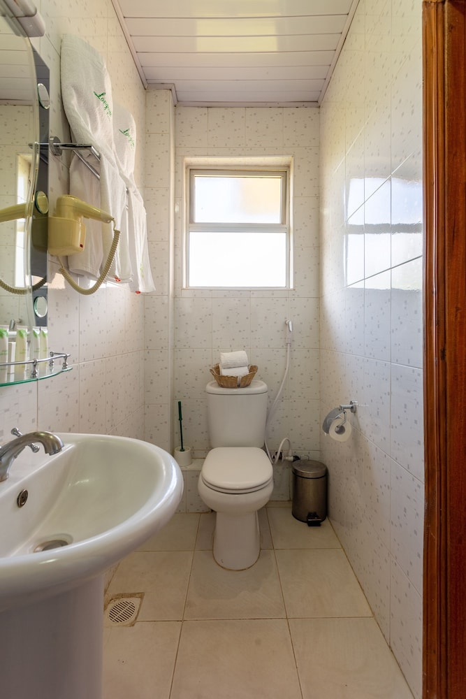 Longview Suites 48/51