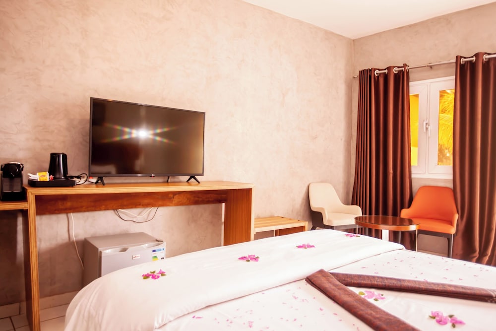 Minotel Les Flamboyants 39/50