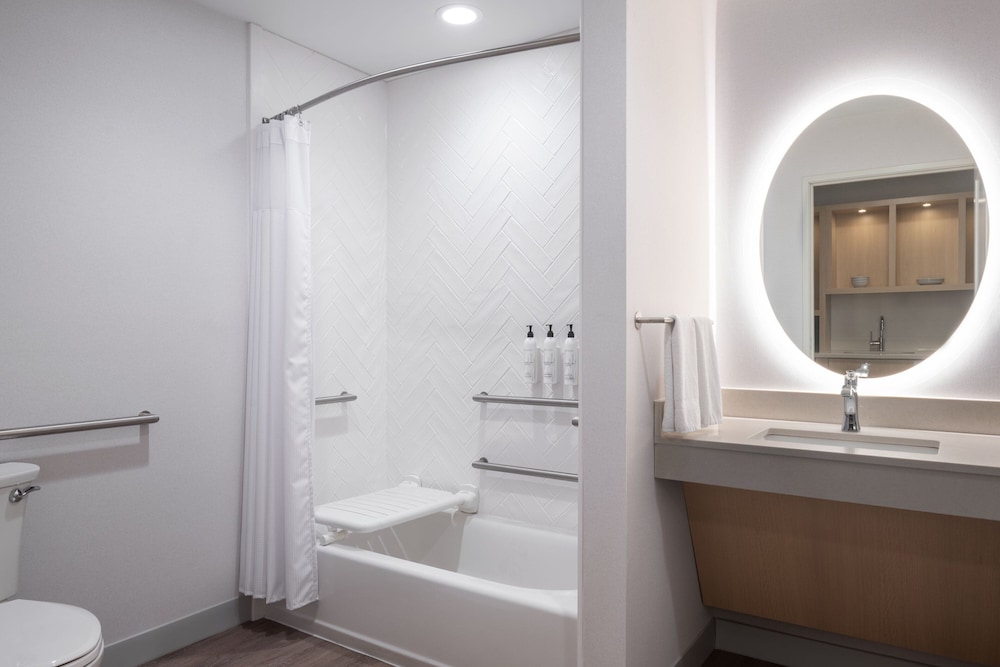 TownePlace Suites by Marriott New Philadelphia 30/33