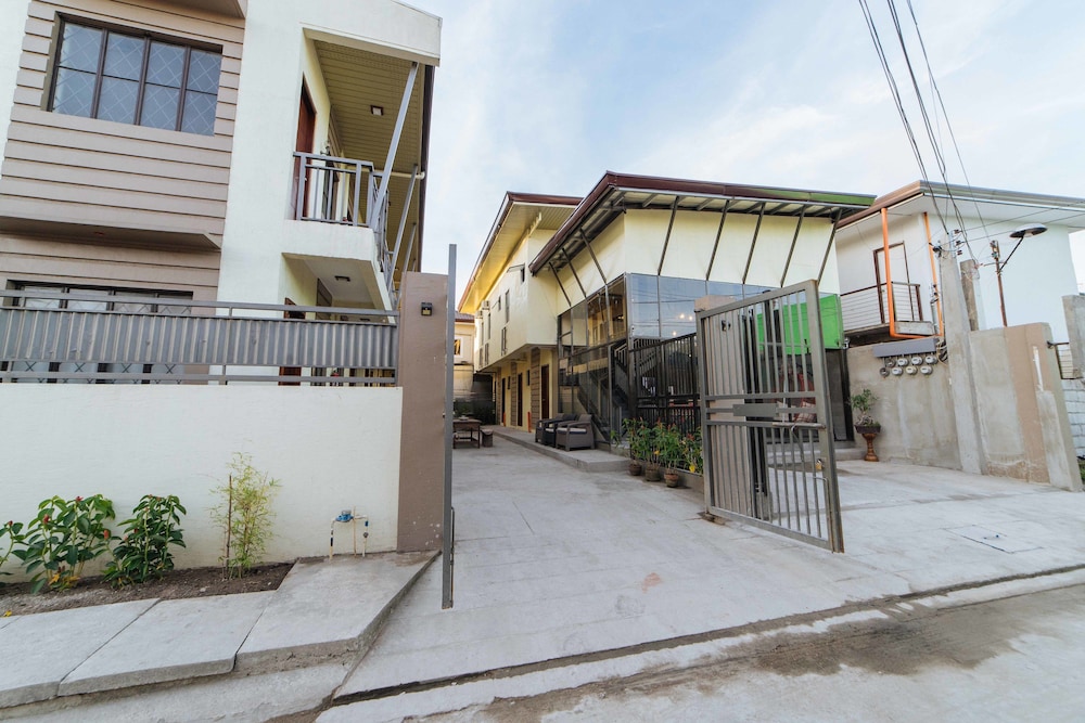 RedDoorz Plus Sindalan San Fernando City 36/41
