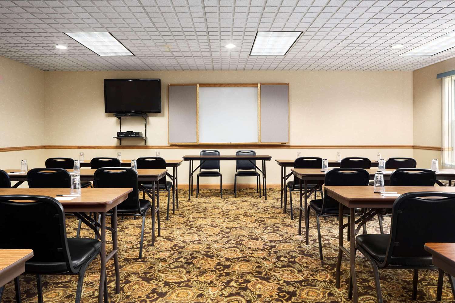 Country Inn and Suites By Radisson Columbus West OH 17/18