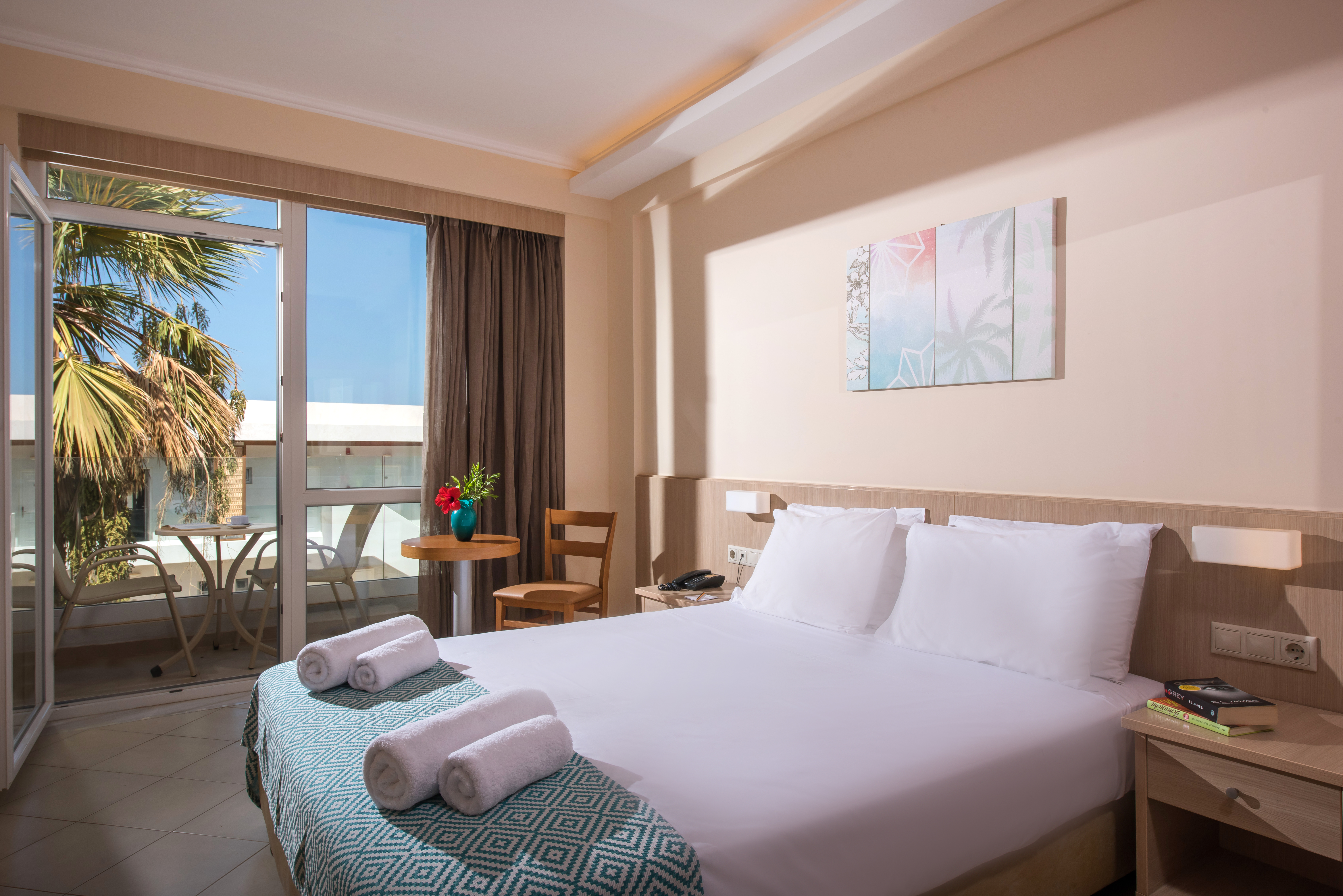 DOUBLE ROOM
