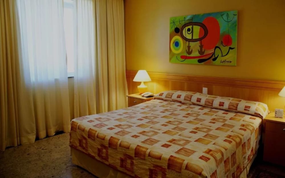 DELUXE, DOUBLE BED