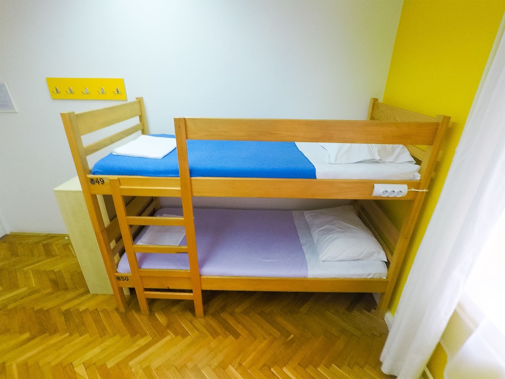 Whole Wide World Hostel & Bar 17/50