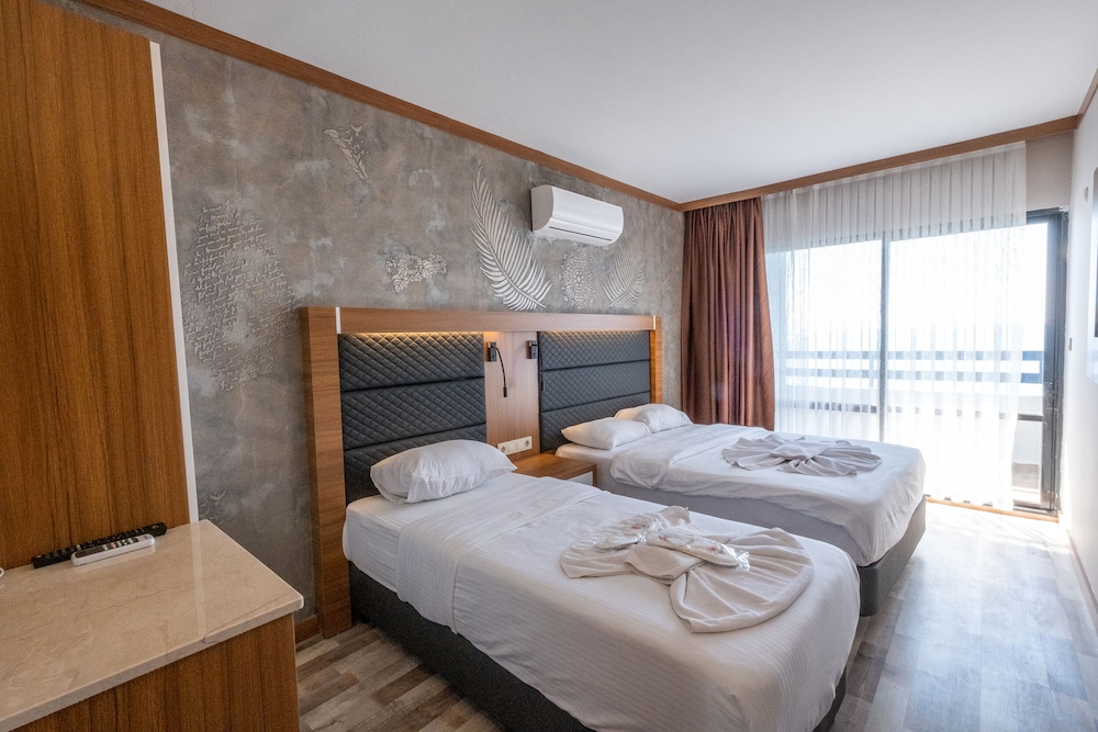 ROOM, TWIN BEDS, SEA VIEW