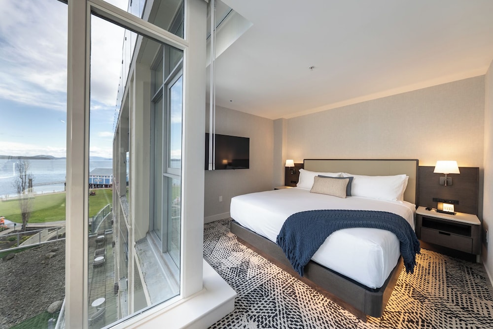 West, Suite, King Bed