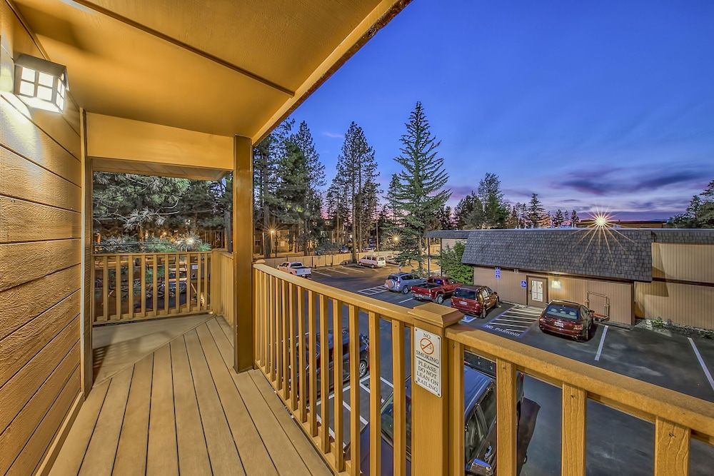Tahoe Beach Ski Club 34/74