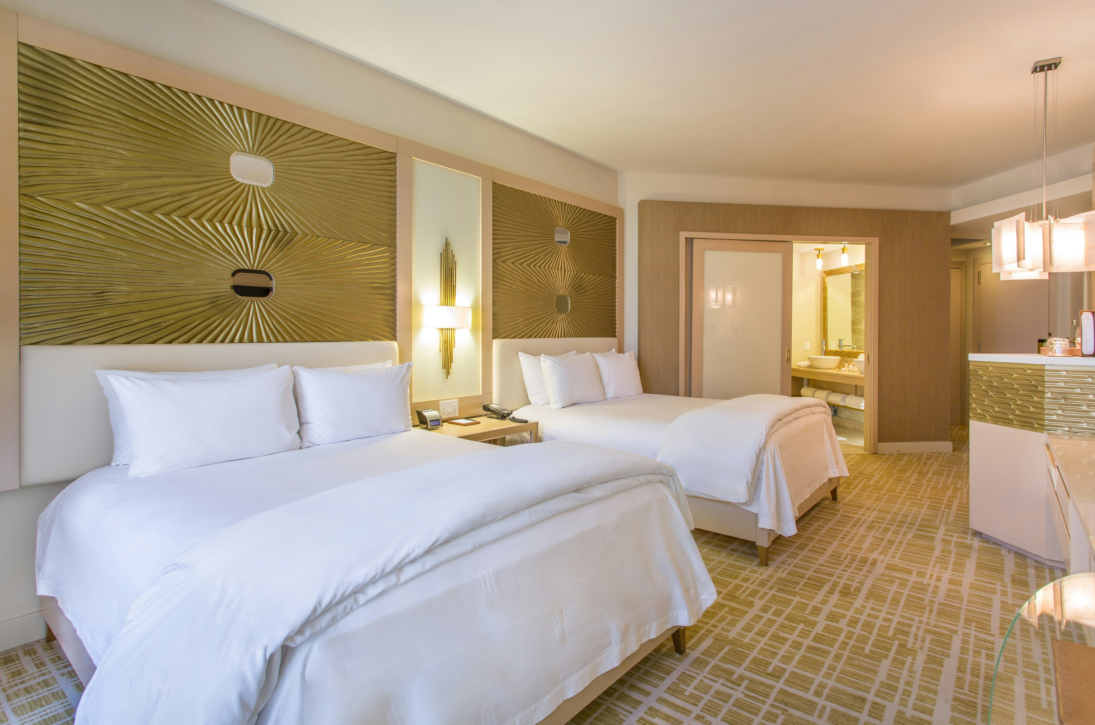 Deluxe, 2 Double beds