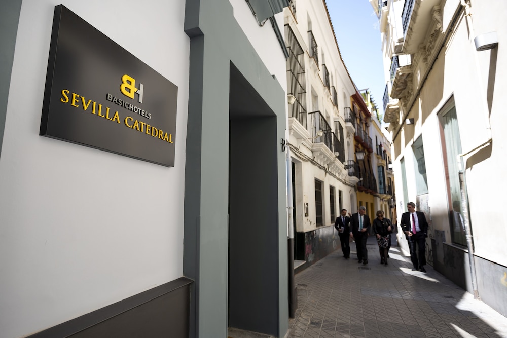 Basic Hotel Sevilla Catedral 8/65