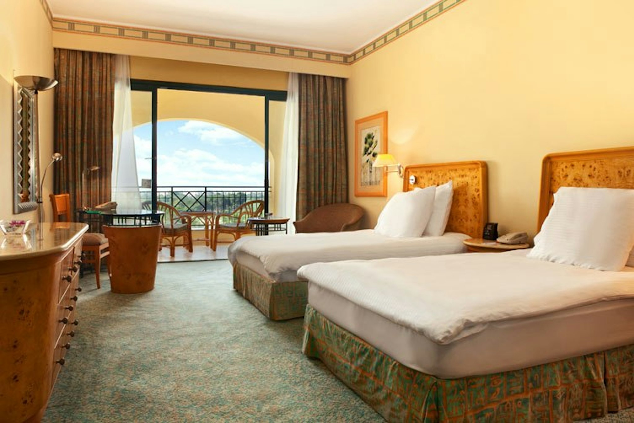 Room, Twin Beds, Pool Floor