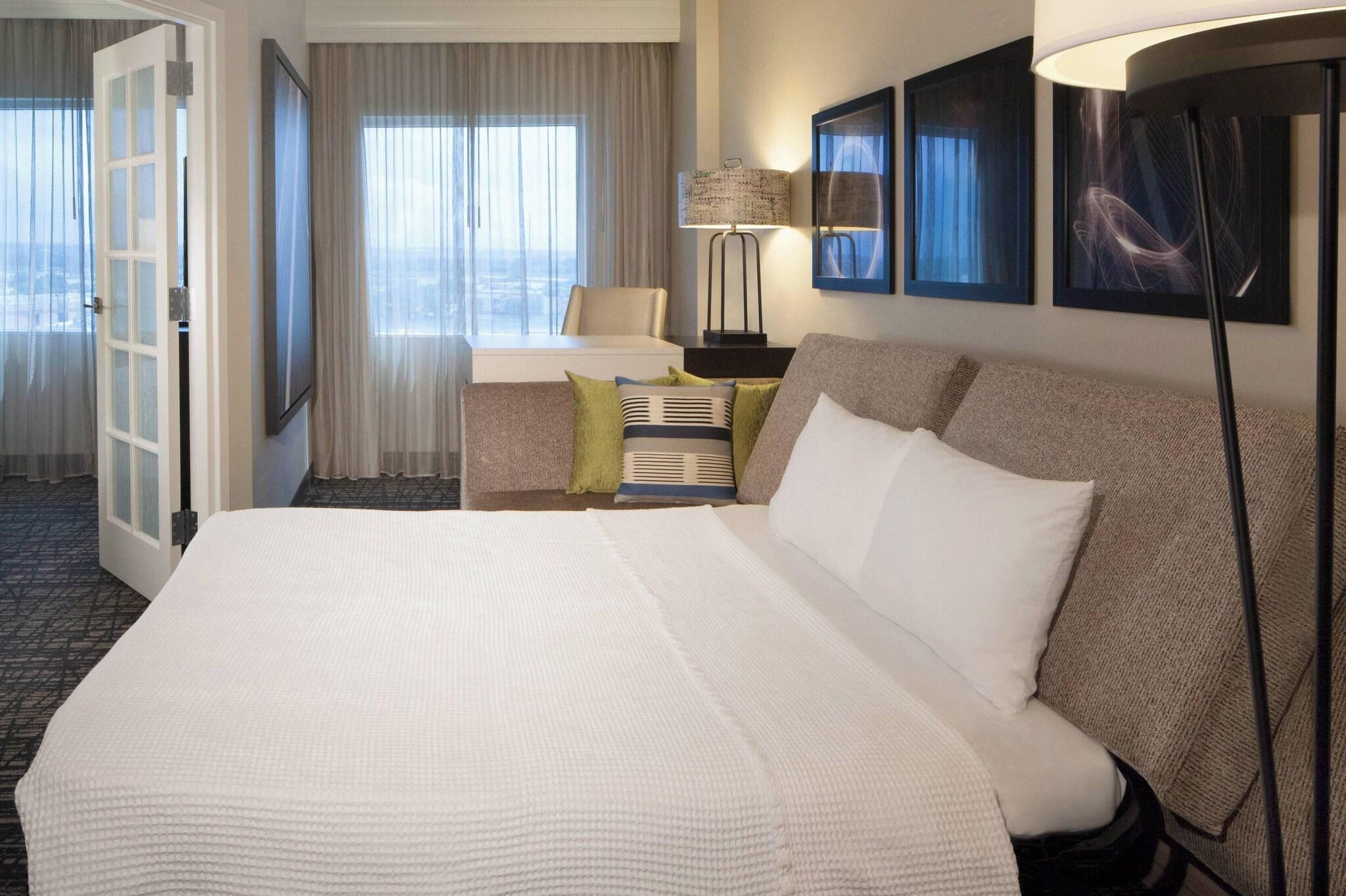 Suite, King Bed