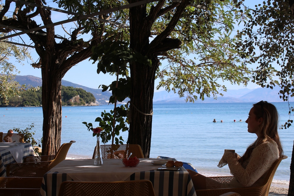 Dassia Beach Hotel 64/70